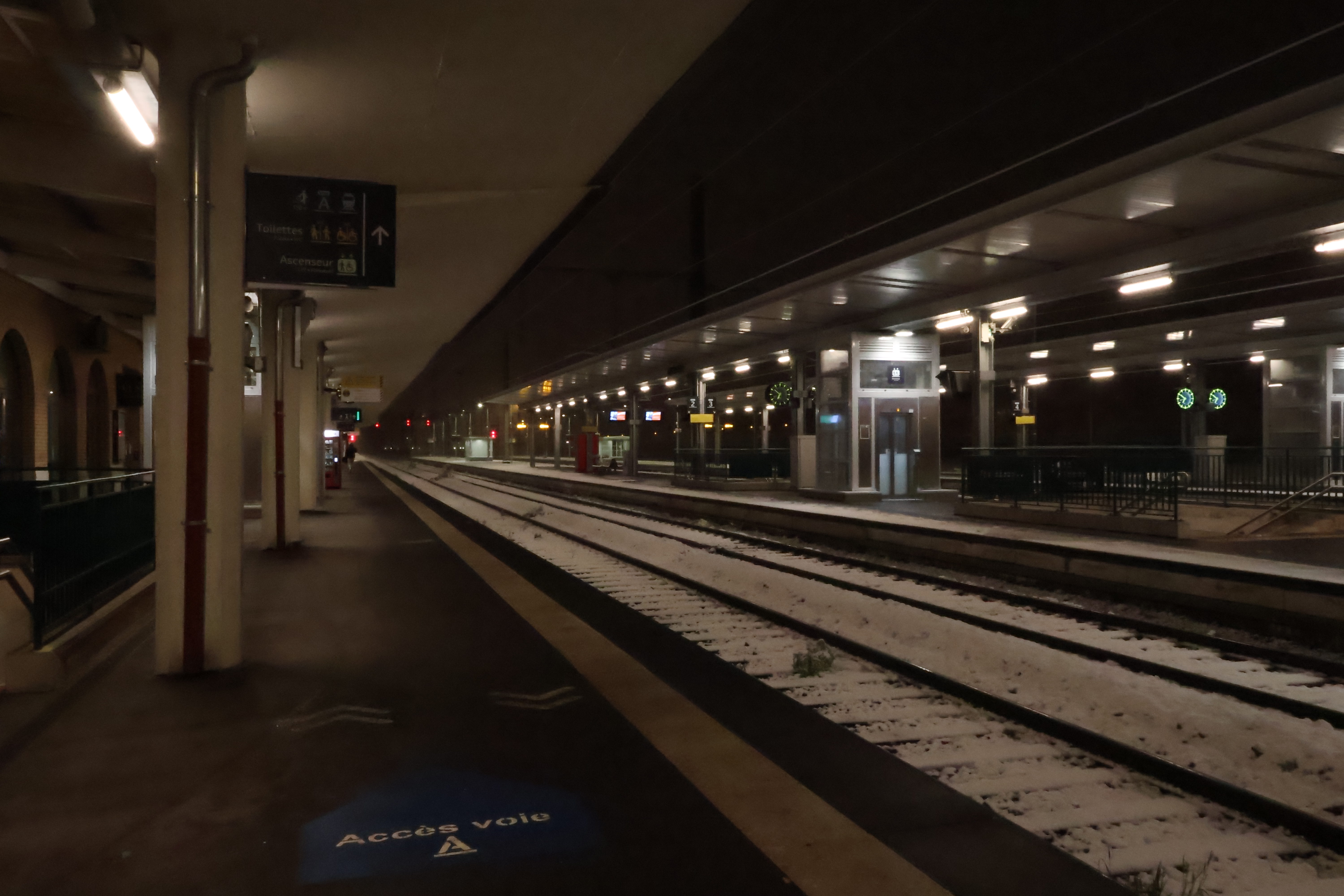 photo d'une gare enneigé