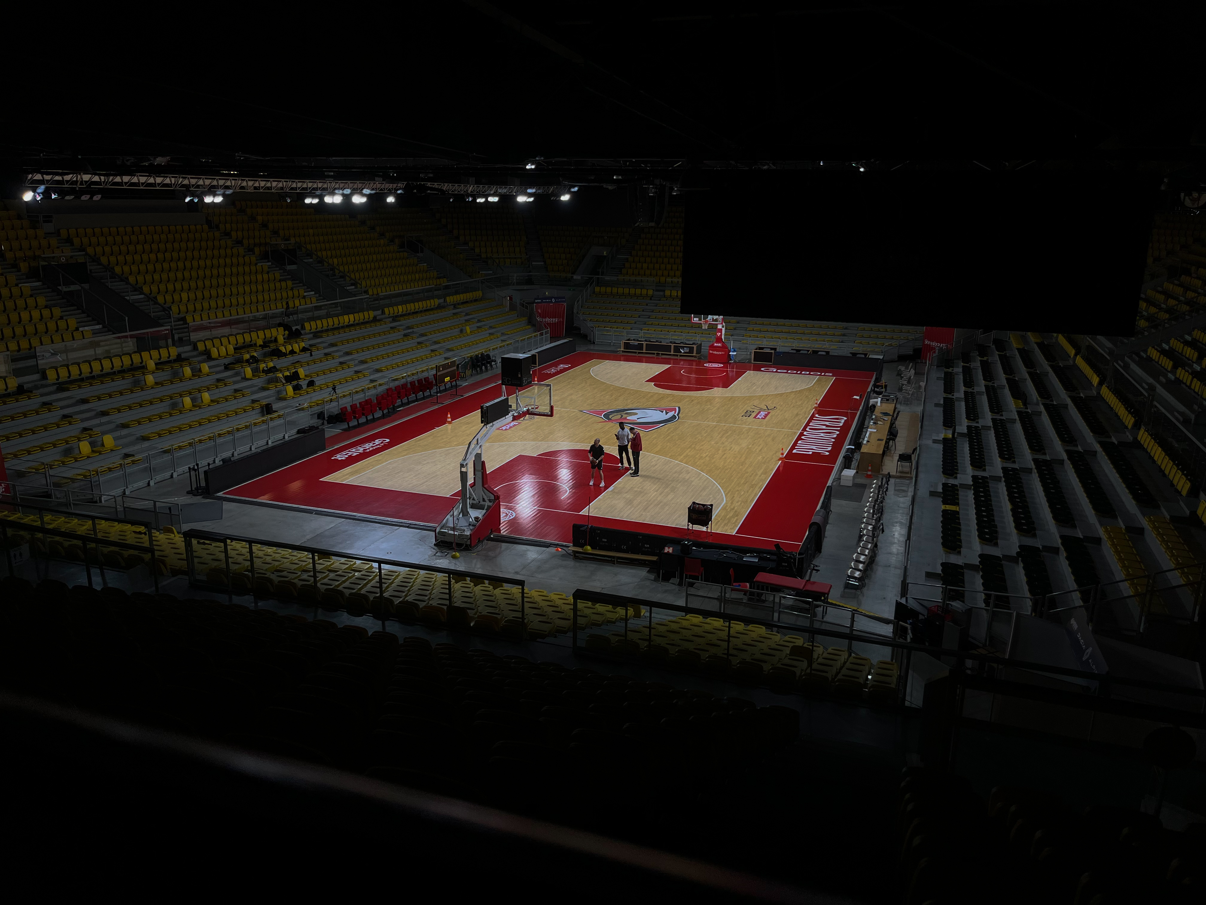photo d'un stade de basket